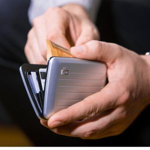 Ögon Designs Smart Case V2 Reinvented Iconic Card Holder